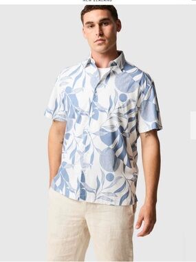 Zara Men's Blue & White Short-Sleeve Printed Button-Up Shirt linen size medium